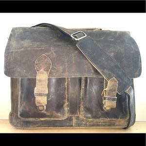 GRUNTLUXURY Women’s Buffalo Leather Messenger Bag